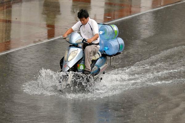 电动车怕雨水吗洪水 电动车电动车怕雨水吗